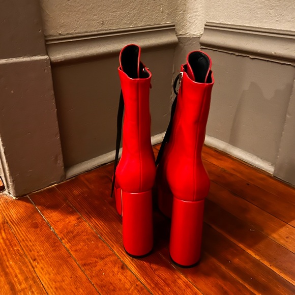COPY - LAMODA strut walk extreme corset platform ankle boots in red - Picture 4 of 4